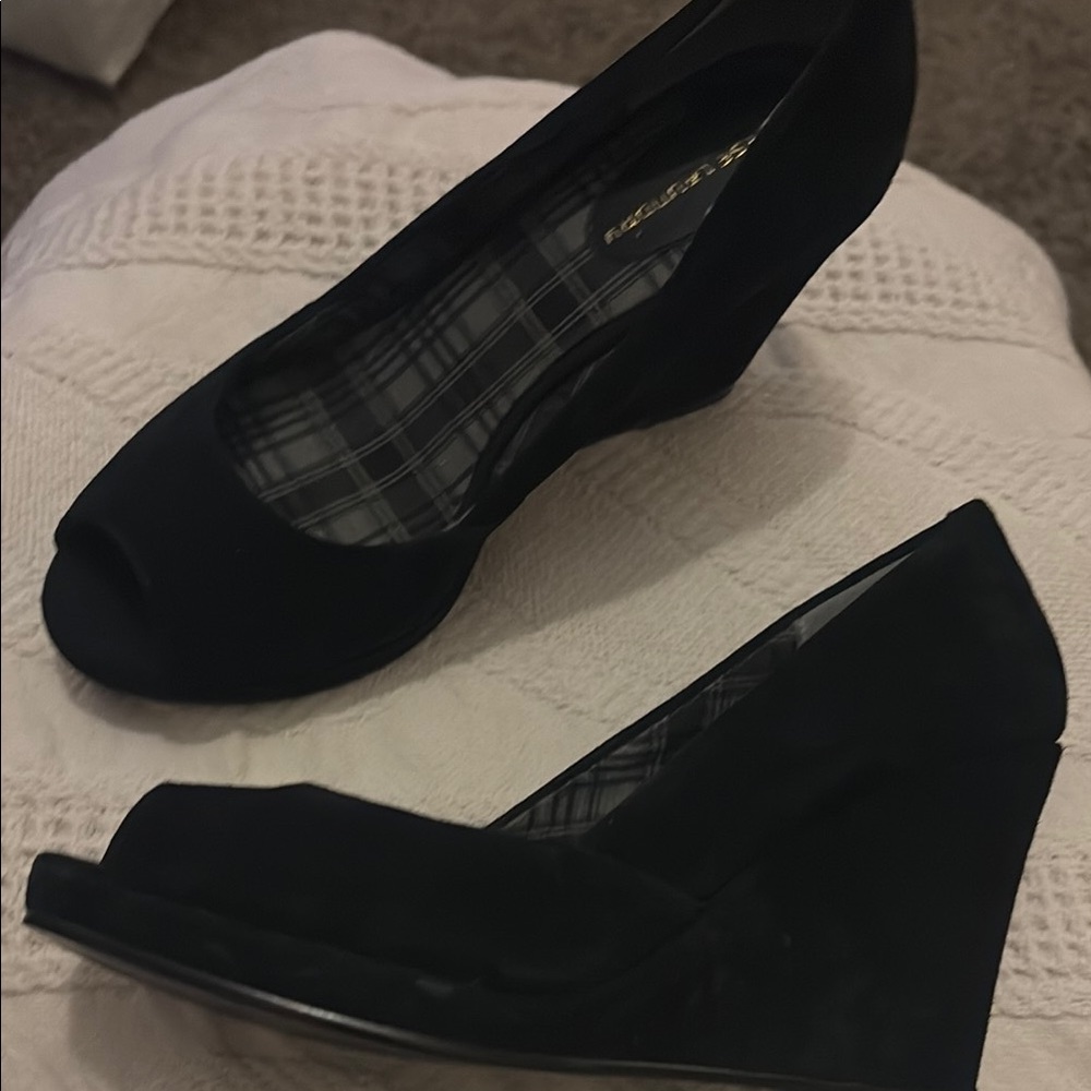 Black Wedge Shoes with Peep Toe and Elegant Design